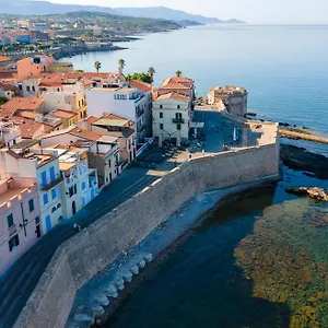 https://casa-carlo-alberto.hotelsalgherosardinia.com